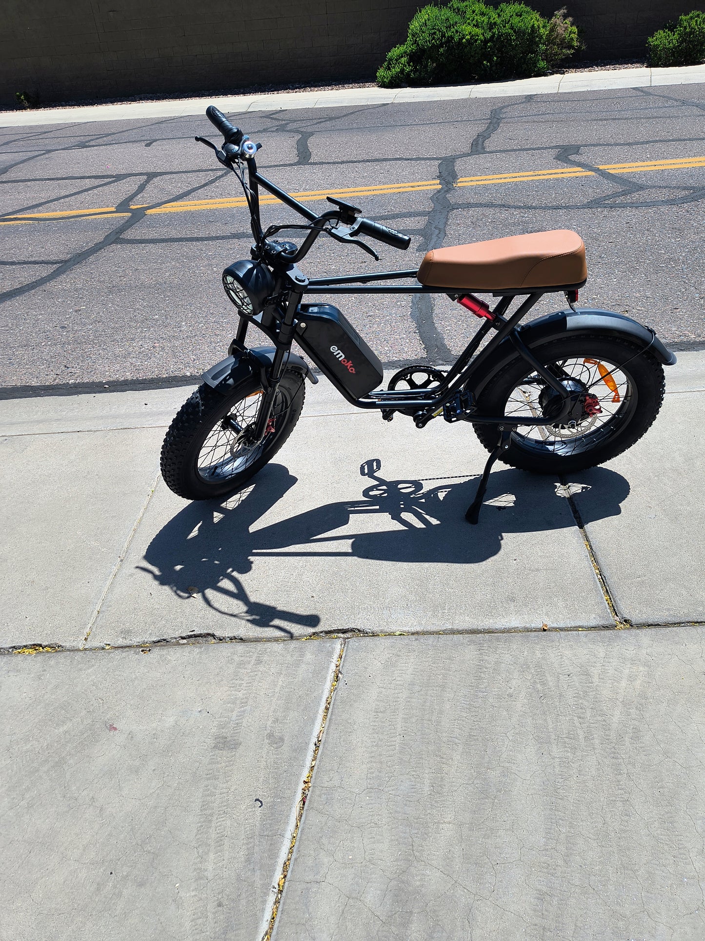 Fat Tire City E-Cruiser with Dual Shocks and 7 speed Shimano (Teen)